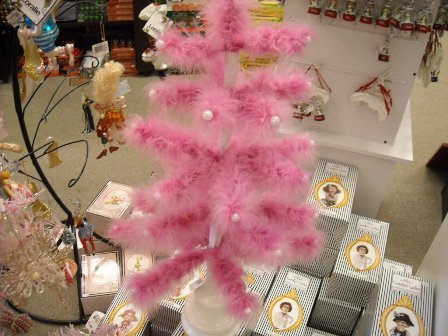 [Christmas+Store+pk+tree+2.jpg]