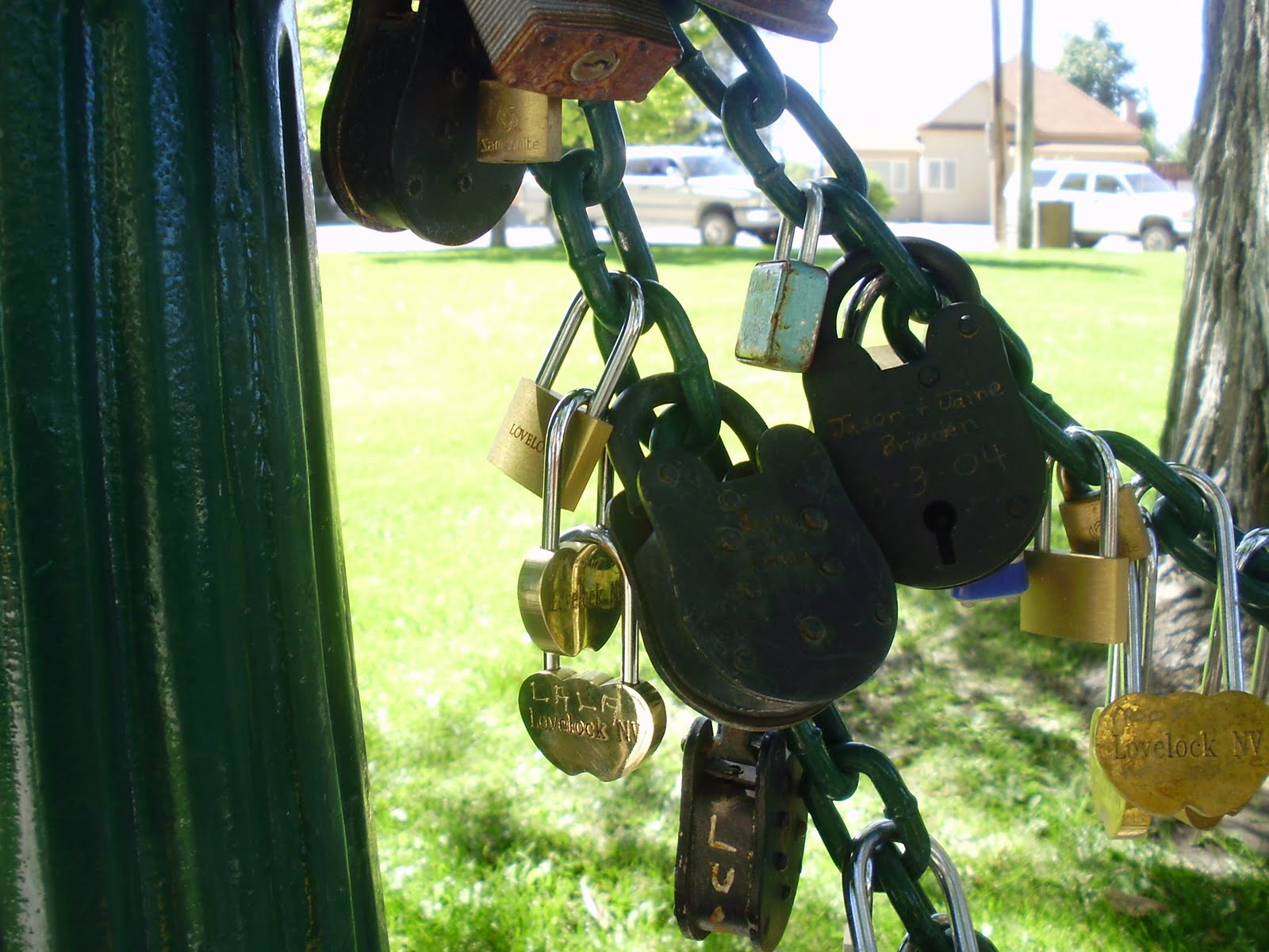 Life at 55 mph Lovers Lock Plaza in Lovelock, Nevada (click here for