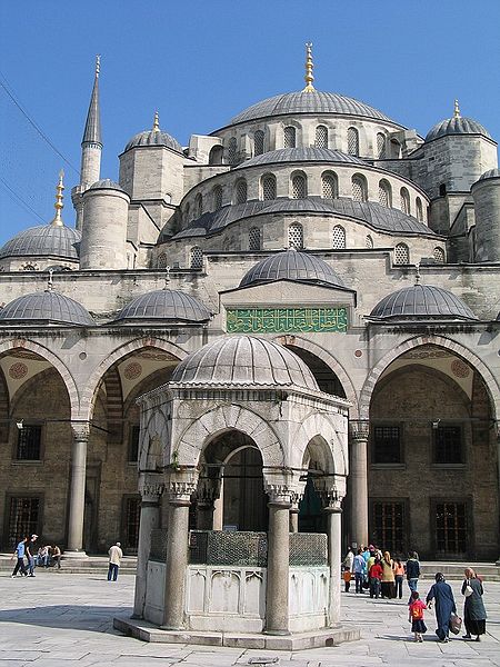 [450px-Sultan_Ahmed_Mosque_02.JPG]