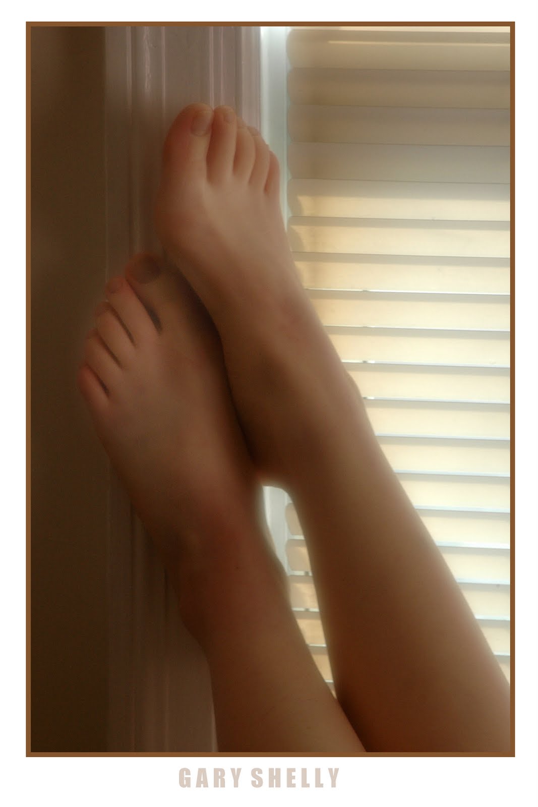 [Feet_by_nikongriffin.jpg]