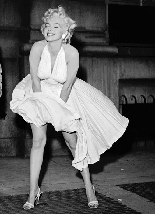 Simplicity 4559 Marilyn Monroe Luau Dress Pattern Halter 50s