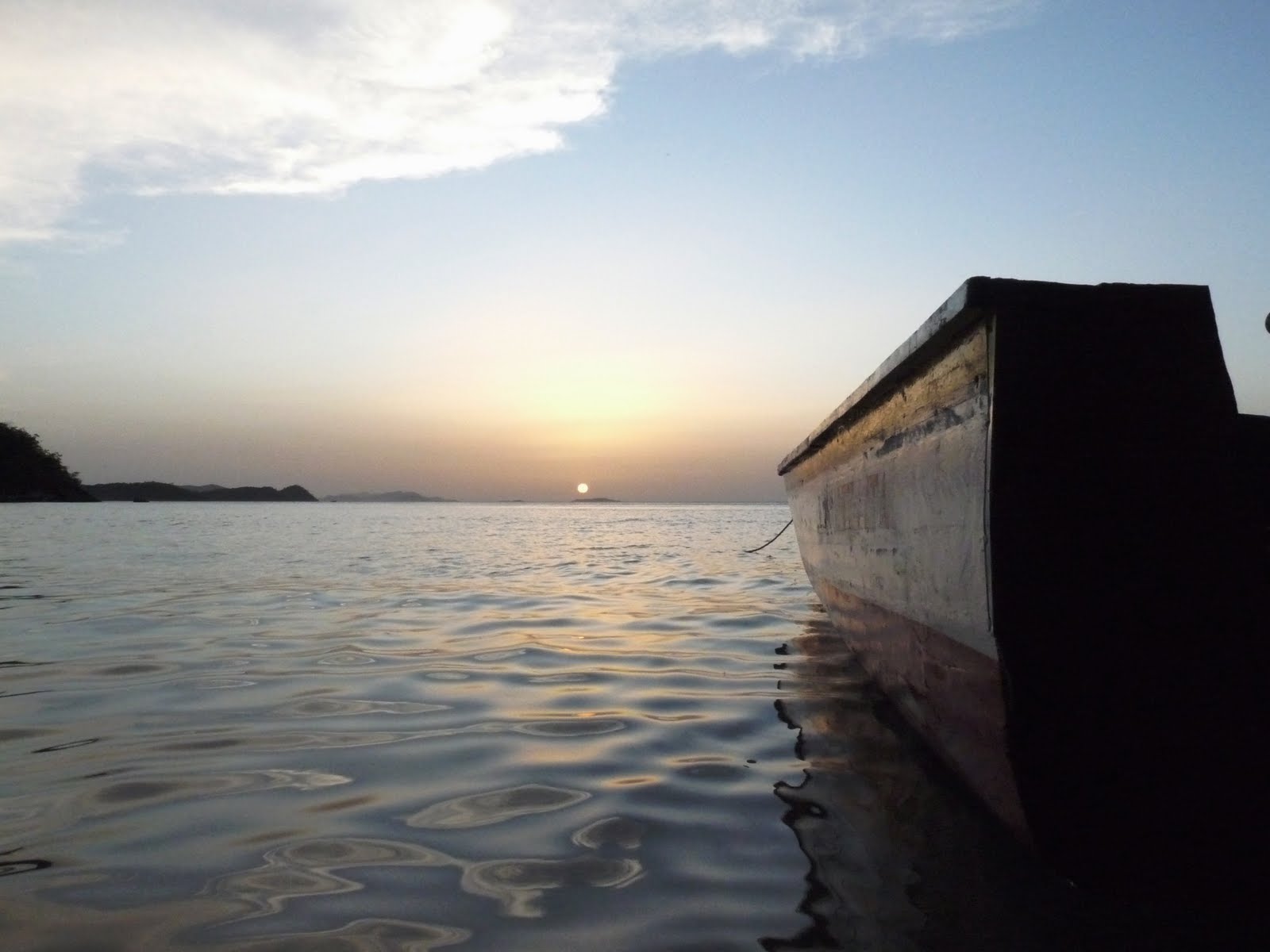 [389-15.6-Boat+at+Sunset-Venezuela-P1110613.JPG]