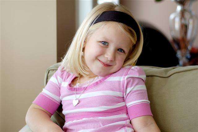 [girls+(49)+(Small).jpg]