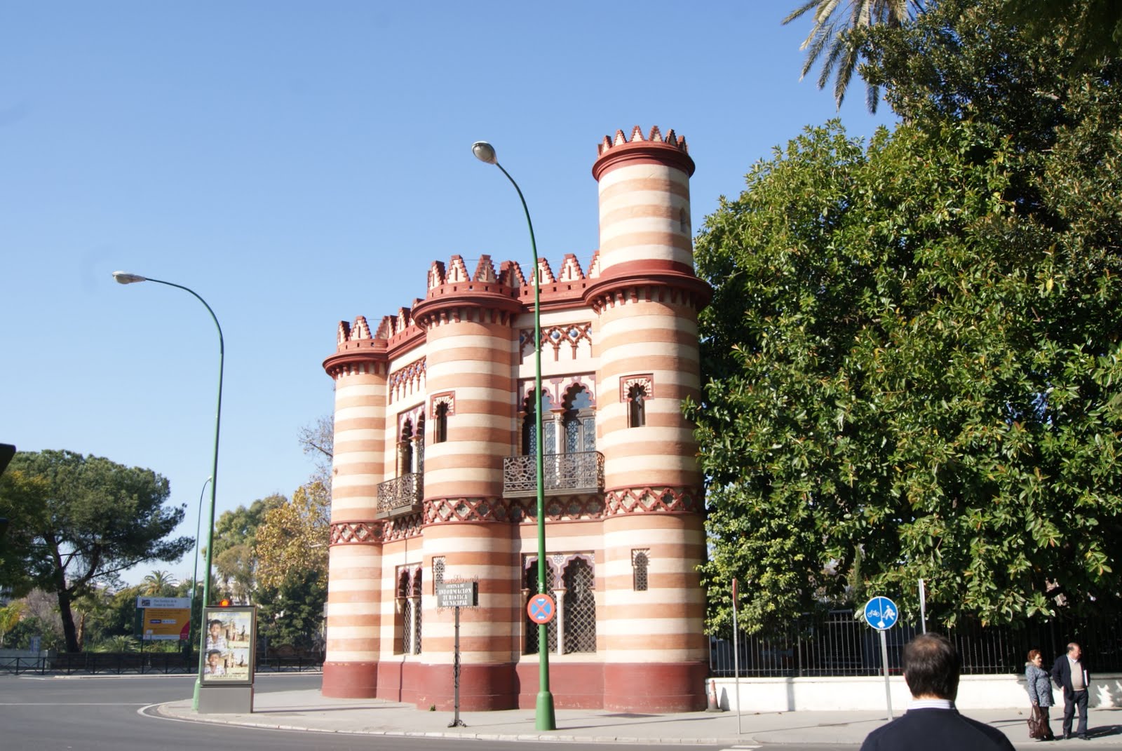 Leyendas de Sevilla: Leyenda del Costurero de la Reina: una historia de