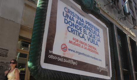 [Afiches+contra+Cristina+Fernández.jpg]