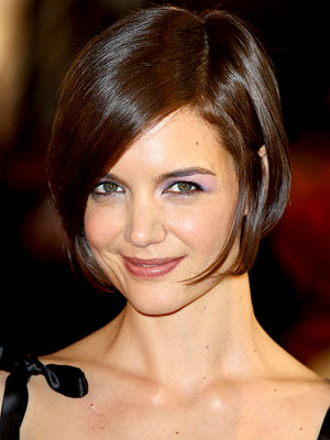 The best hairstyles for square face shape include curls, waves,