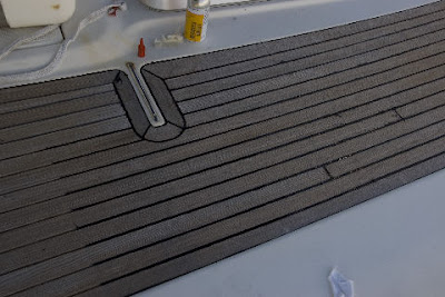 DESDE LA POPA: BRICOLAGE.-RE-CALAFATEADO DE CUBIERTA DE TEKA