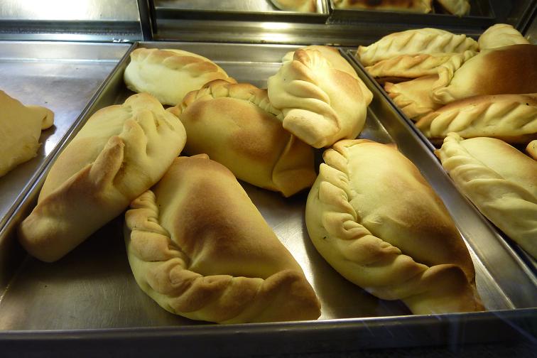 As famosas empanadas chilenas da Vila Madalena Almoçário