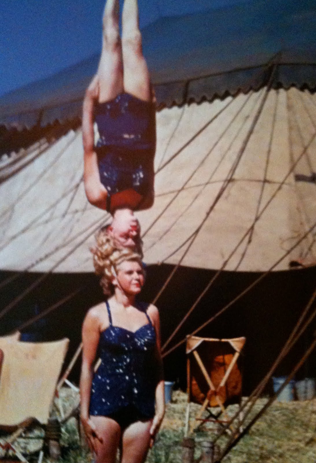 THE ANTIQUE CIRCUS TRAVELLING FREAK SHOW For The Ladies