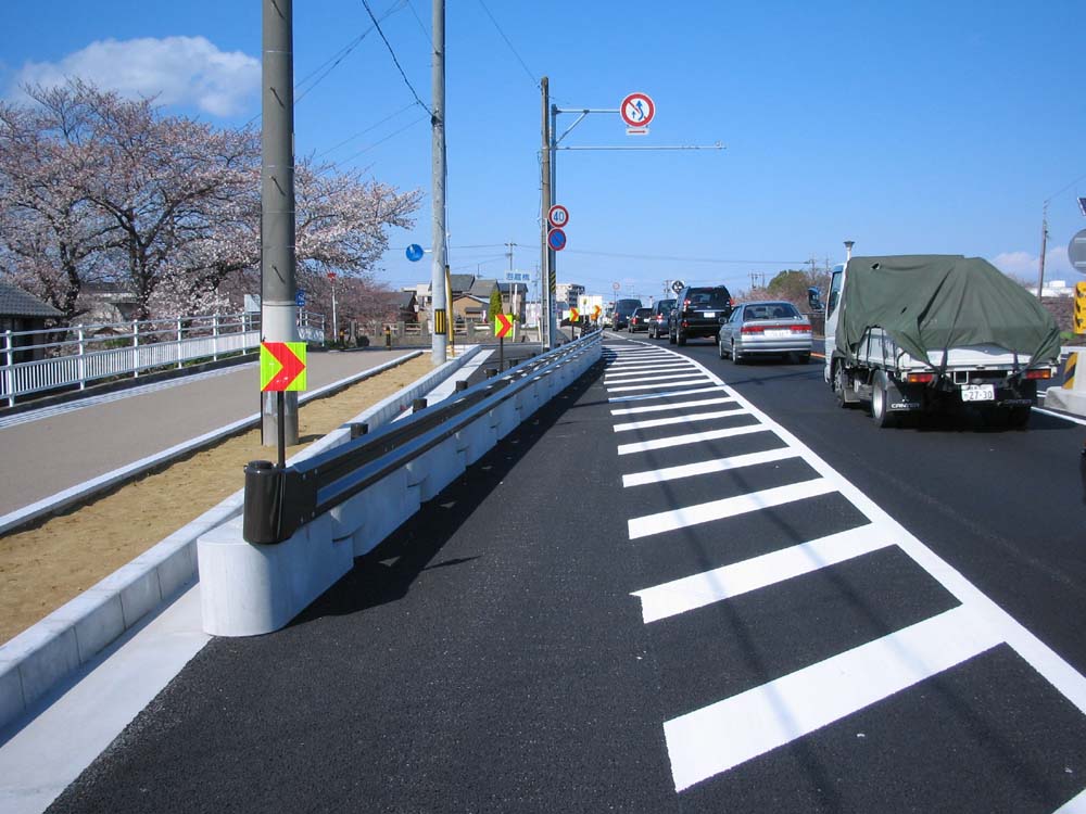 [北勢国道発注　東亜道路　四日市市内国道1号線.JPG]