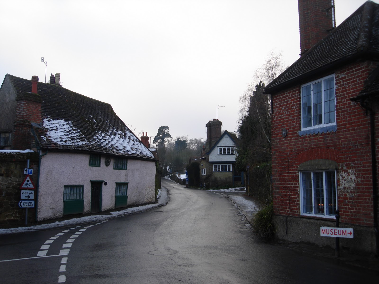 mengsel Tiny Towns in England Shere, Surrey