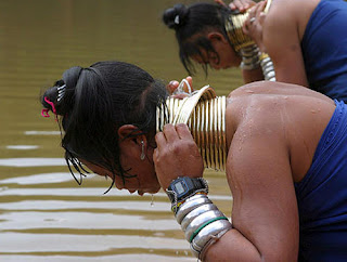 Wanita-wanita Berleher Panjang Dari Thailand [ www.BlogApaAja.com ]