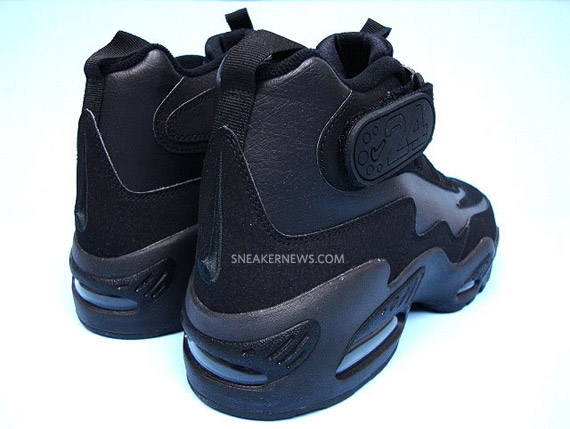 all black air griffey max