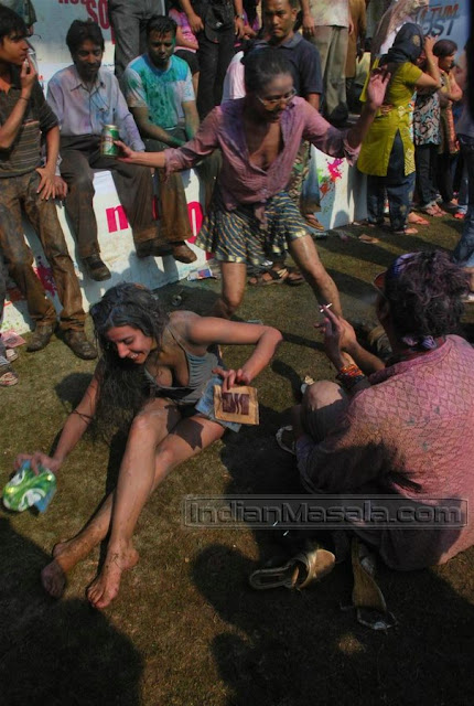 [Holi10.jpg]