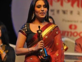 Rani Mukherjee Awarded at Anandalok Purashkar