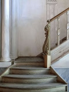 [staircase.jpg]