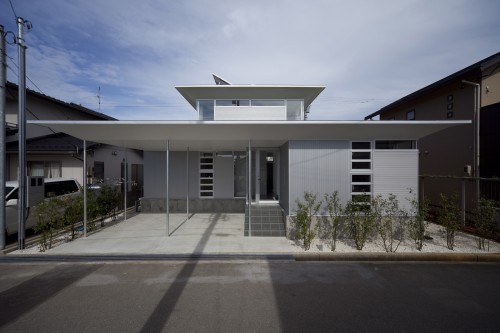 Japanese Aluminium House in Kanazawa City by Atelier Tekuto