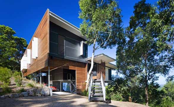 Tinbeerwah House in Australia by Bark Design
