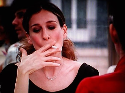 sex and the city carrie smokes Sex and the city carrie smokes