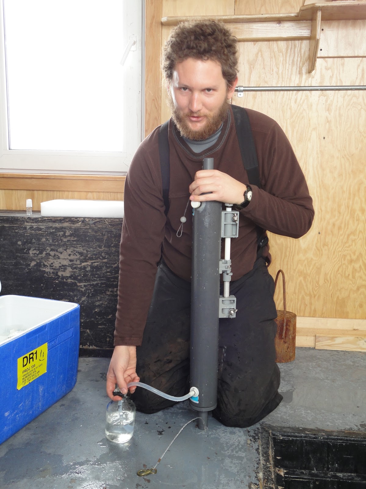 Aurora Australis: pH sampling, Turkey Trotting, Dodgeball, and Ice Caves!