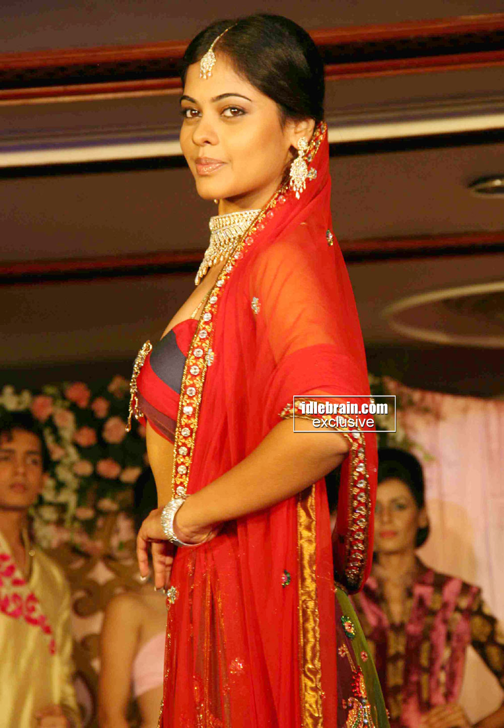Hot Indian Actress Blog Actress Bindhu Madhavi Sexy Masala Outfit On The Ramp Masala Blog Desi