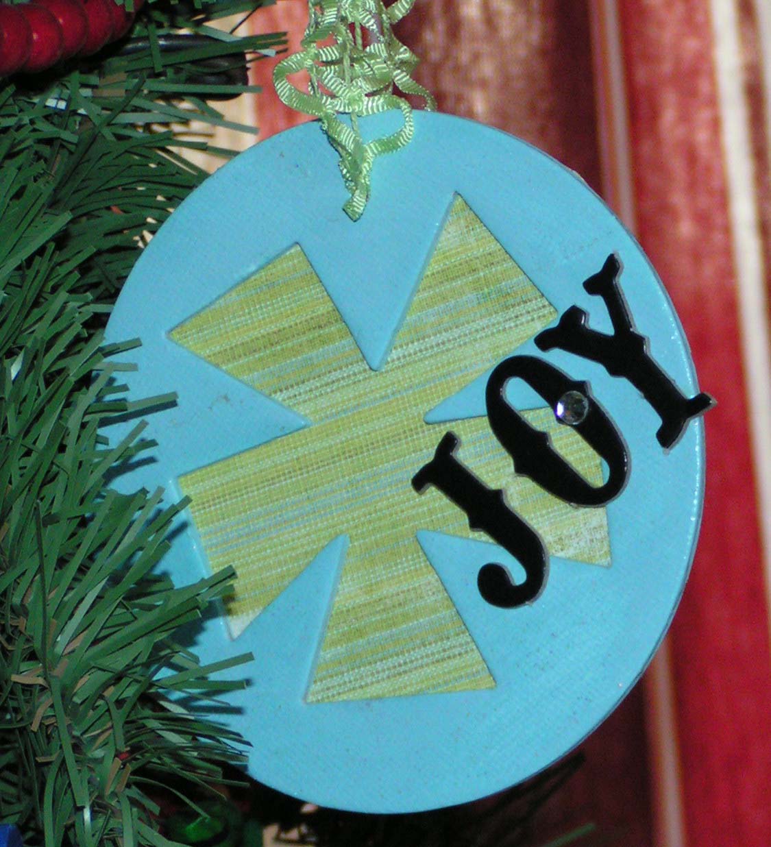 [12-26-08+Ornaments+002.JPG]