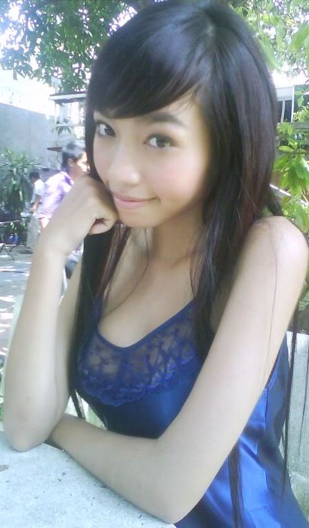 Elly Tran Ha aka Elly Kim Hong in Hot Bikini (Fashion Model from Vietnam)