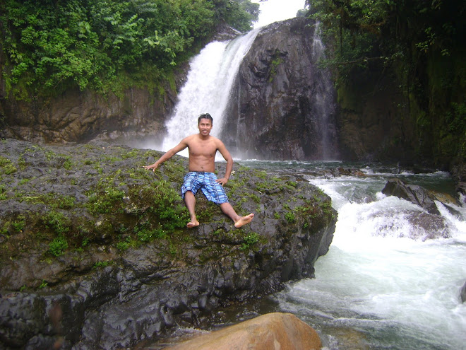 Cascada y la unión de 2 ríos y forma el río Hollín