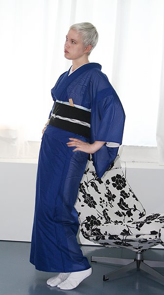 [blue+kimono.jpg]