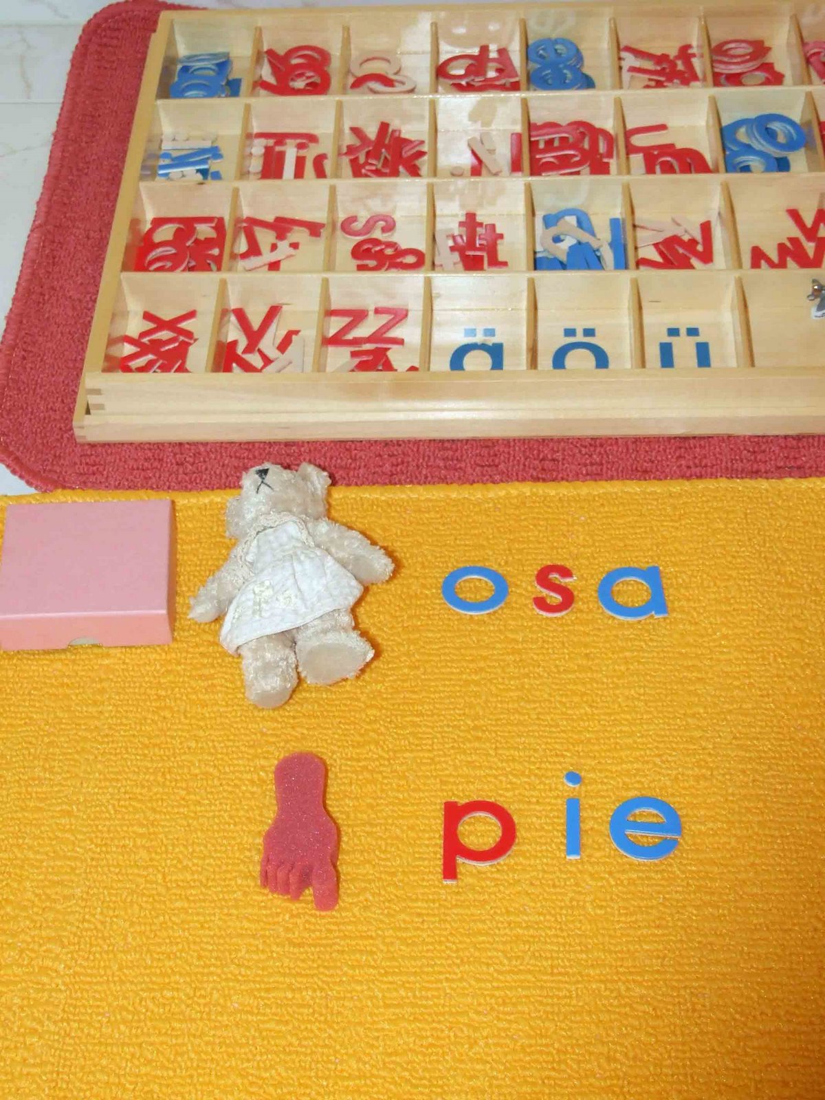 [objetos-abc-red.jpg]