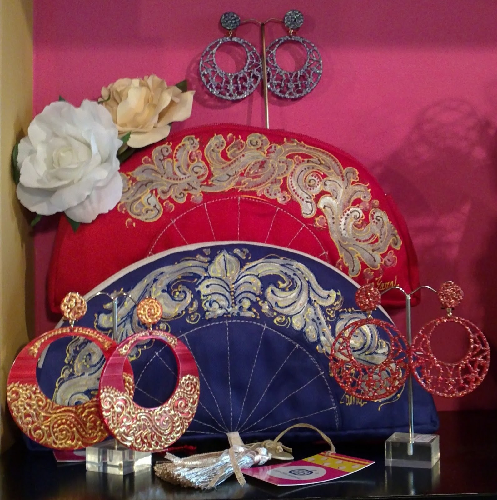 CONCHA BARRAL -Souvenirs-: BOLSOS Y CARTERAS CON FORMA DE ABANICO
