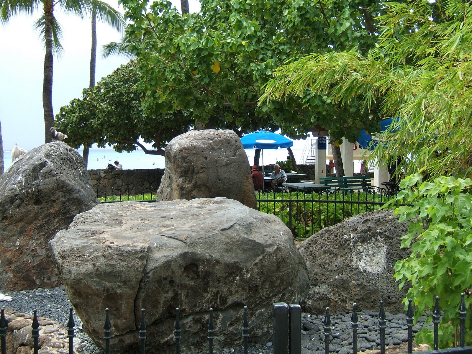 Rock Art Blog WIZARD STONES, WAIKIKI BEACH, OAHU