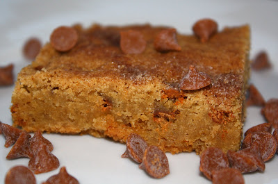 Snickerdoodle Blondies with Cinnamon Chips - Two Peas & Their Pod