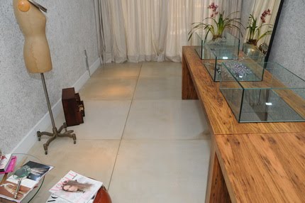 [Linha+Lisa+Cinza+IV.JPG]