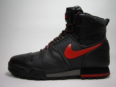 Flattophitop!: NIKE LAHAR ESCAPE III (1989)