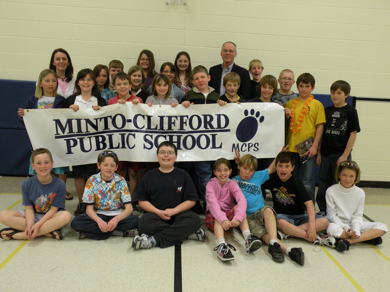 Minto+Clifford+Public+Sch.Gr.5+visit,+March+27 (image)