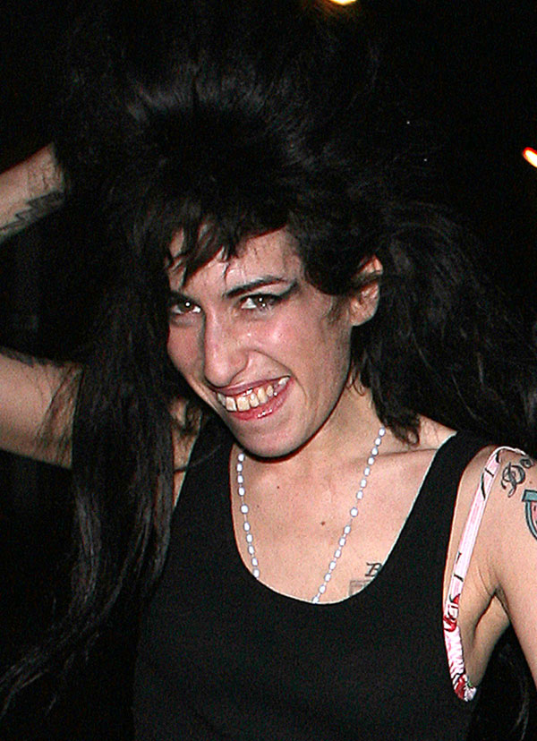 Amy Winehouse Drugs Pics 2011