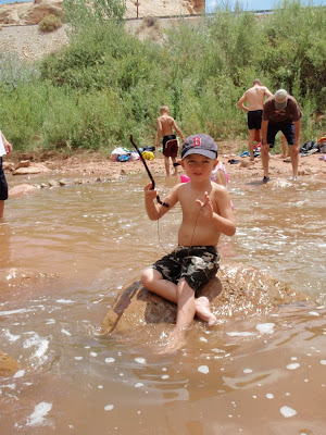 hiking sulfur creek, capital reef utah