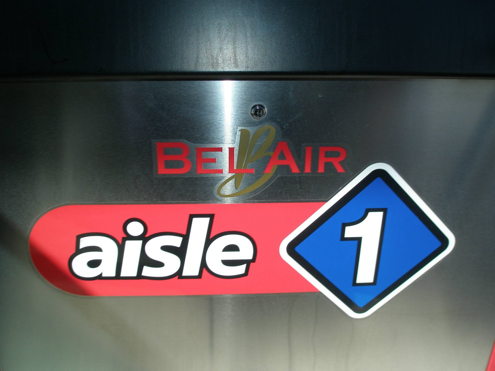 [aisle1b.jpg]