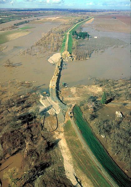 [Sacramento_River_broken_levee.jpg]