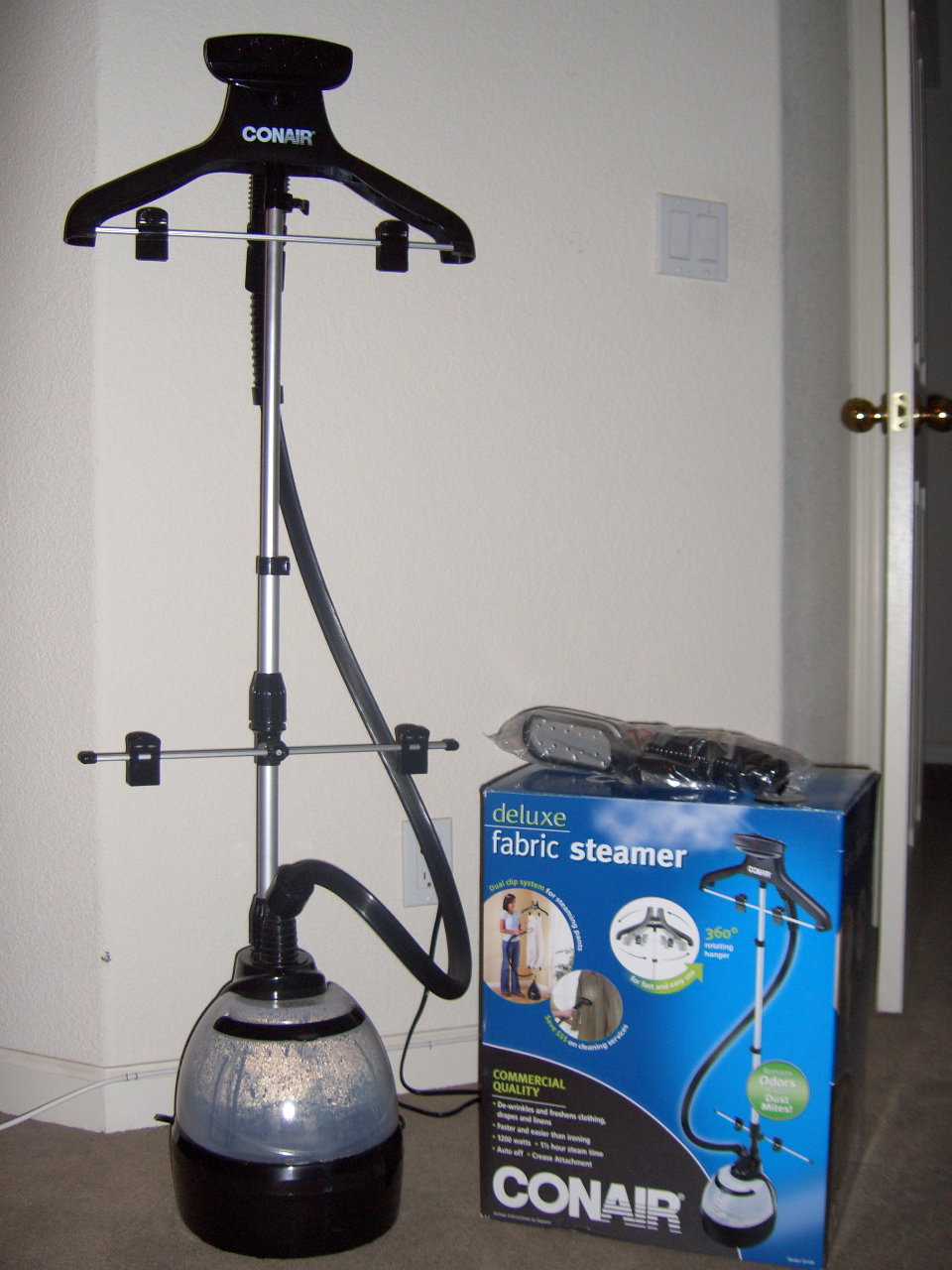 Garage Sale in Rocklin, CA: CONAIR Deluxe Fabric Steamer GS100 (Used