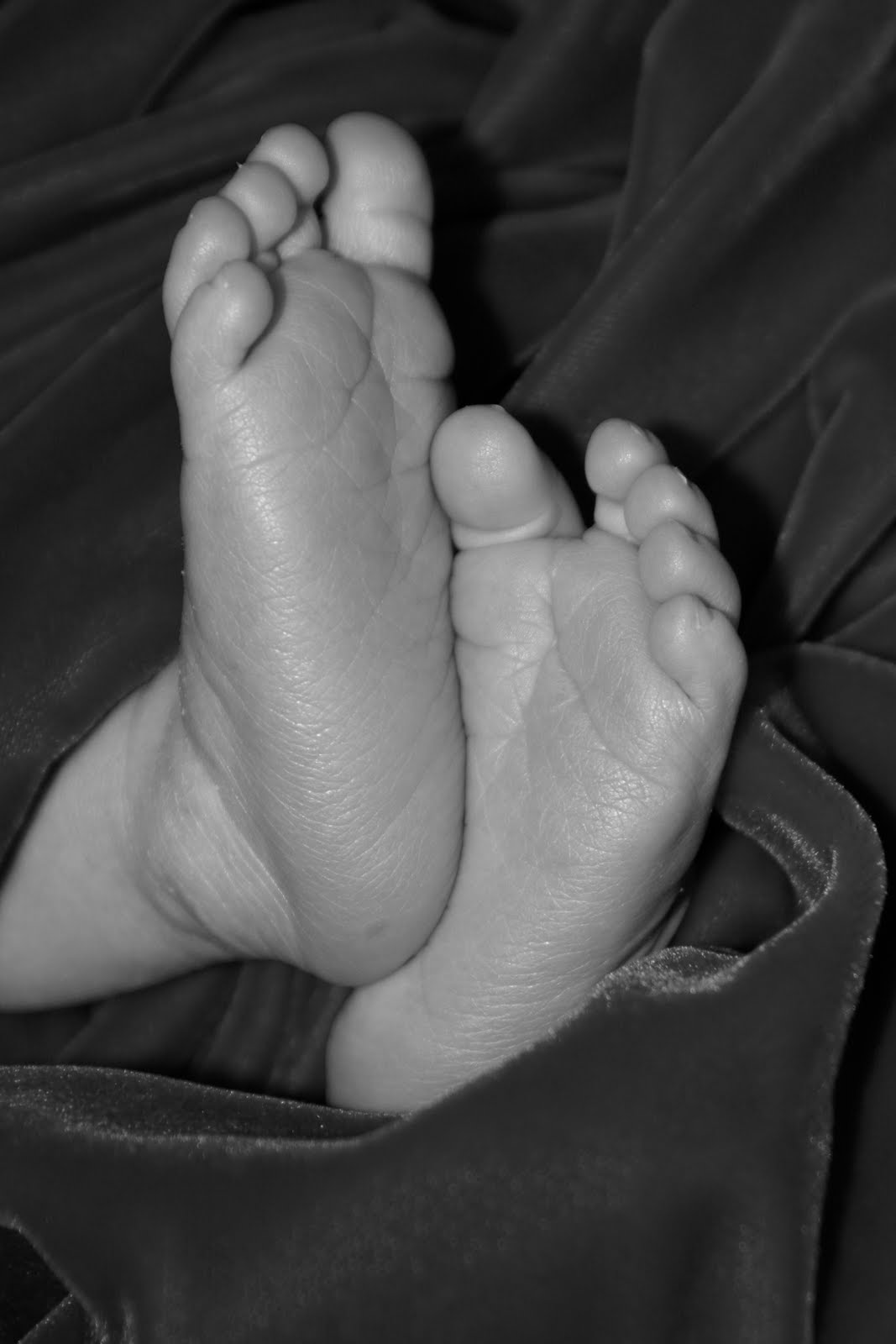 [Thomas+Feet.JPG]
