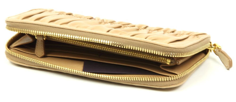 Pre-loved Luxury: Preorder Branded Wallet