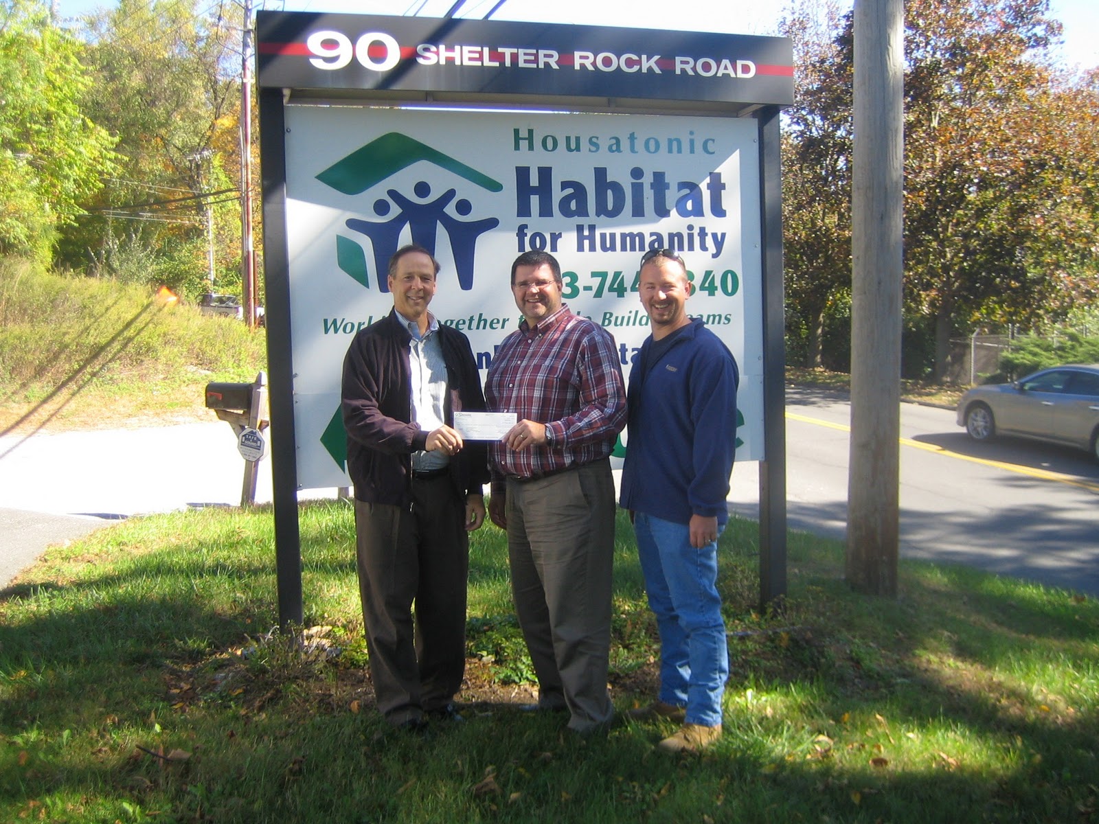 Housatonic Habit For Humanity Shemin Nurseries Hosts Golf Outing Photo Caption Shemin Ceo Steffan R Burns Delivers Check For Proceeds From A Golf Outing That Raised Over 25 000 Habitat Humanity
