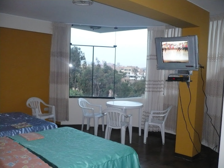 Dormitorio con 4 camas- baño propio. agua caliente y fria