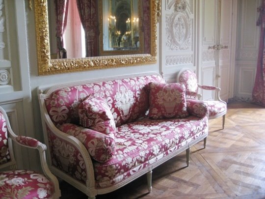 [marie+antoinette's+petit+trianon+apartment+therapy+6.jpg]