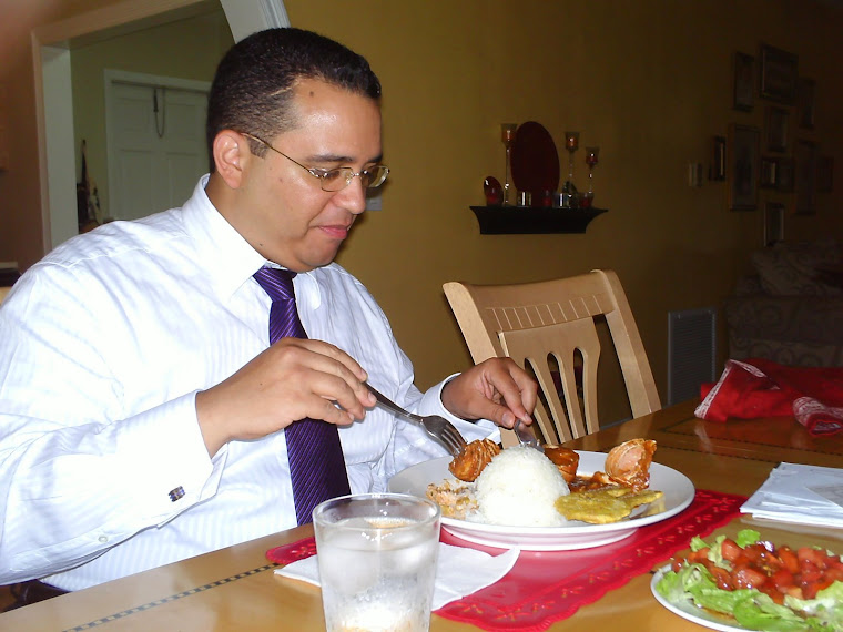 El UPLINE haciendo su trabajo favorito...