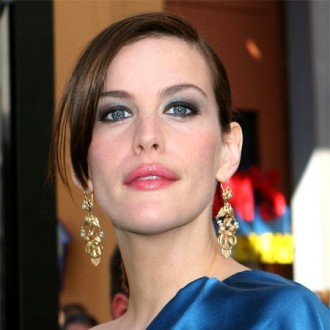 http://3.bp.blogspot.com/_bQ0SqifjNcg/TE8q6sSPYWI/AAAAAAAAZaE/e3yKnNPkH4M/s1600/liv-tyler-lips-2.jpg