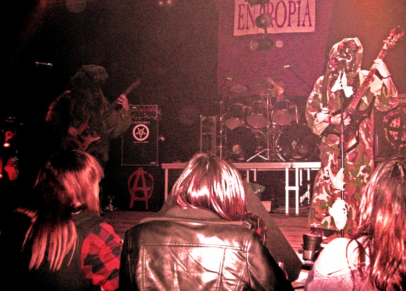 [669+Entropia+&+Metal+Oriental+live+@+Kanya!!!+2010-anarkosatanisme+brutal+grind+antifa.jpg]