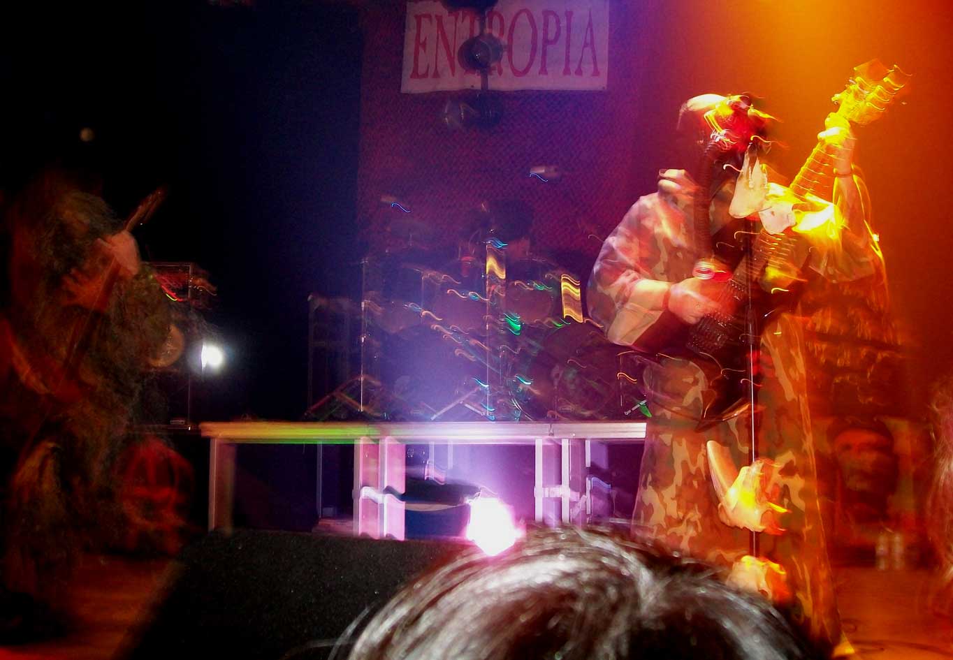 [672+Entropia+&+Metal+Oriental+live+@+Kanya!!!+2010-anarkosatanisme+brutal+grind+antifa.jpg]